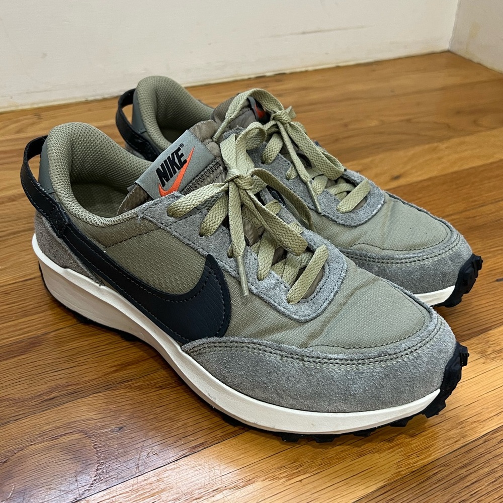 Nike Waffle Debut